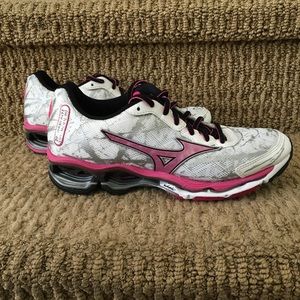 Mizuno Wave Creation Shoe
